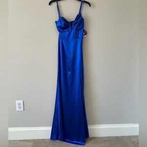 Elegant Blue Evening Gown